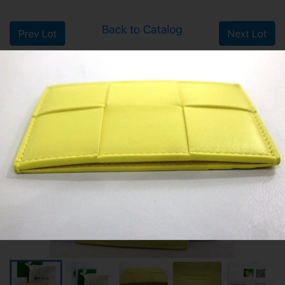 Bottega Veneta original maxi includes